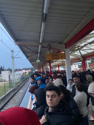 Bursa’da Ulaşım Çöktü: Sabah Saatlerinde Metro Skandalı!