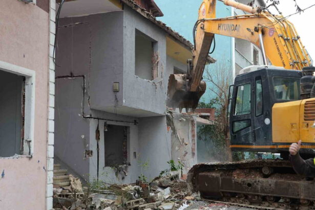 “Köylü, Büyükşehir Yasası ile kendi toprağında misafir hâline getirilemez”
