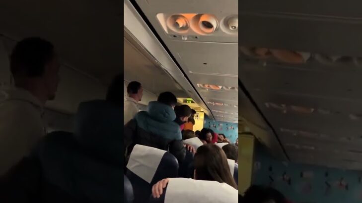 SafAir Uçağında Yolcu Kabin Memuruna Saldırdı