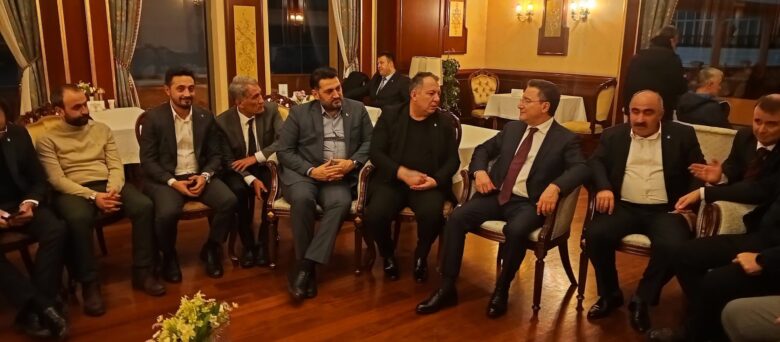 CHP Bizle Kafa mı Buluyor!