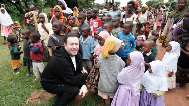 Özgür Aras’tan Afrika’ya Umut Taşıyan Yolculuk