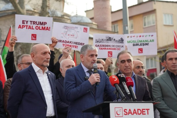 Şehreküstü Meydanı’nda Sert Mesajlar: “Zalimlere Lanet, Mazlumlara Destek”
