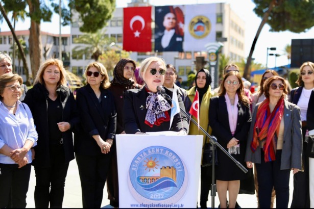 ALANYA’DA 8 MART’TA KADINLAR GÜÇ BİRLİĞİ YAPTI