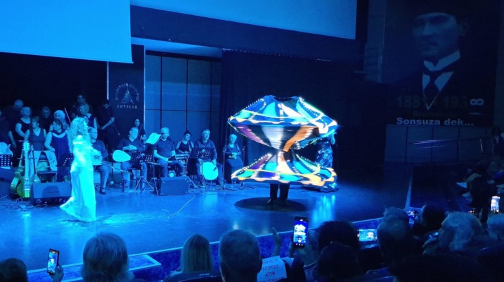 KONSERDE DANS SHOW.