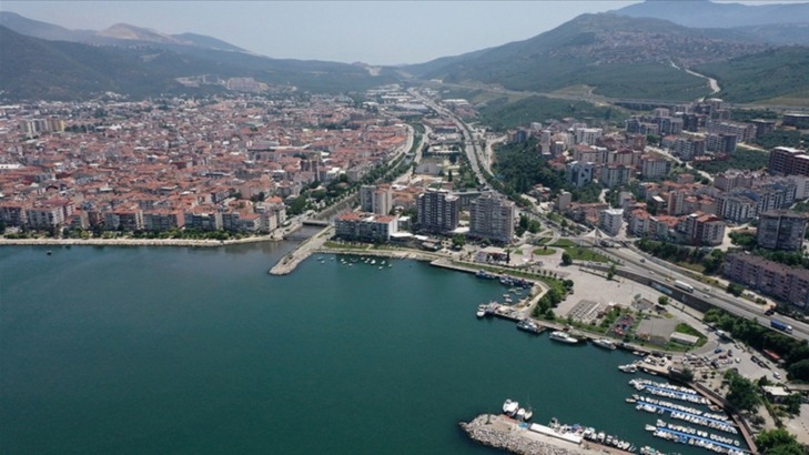 Gemlik’te Yasak Dinlenmedi: Provokatif Eylem Girişimine Sert Tepki