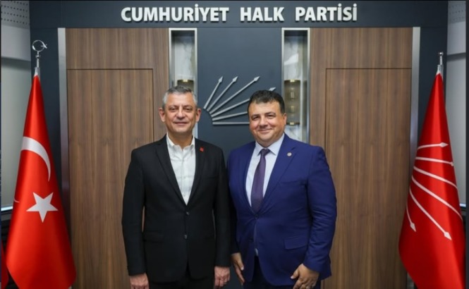 “Cumhuriyetin Kuruluş Ayarlarına Dönüş, Demokrasi ve Hukuk Devleti Vurgusu”