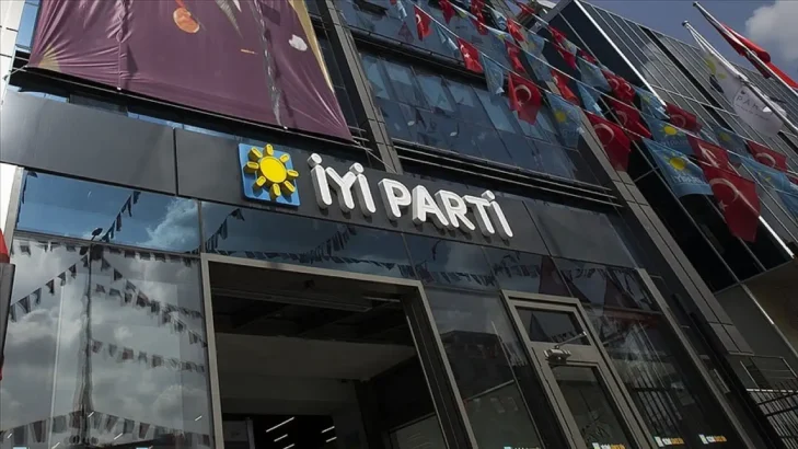 İYİ Parti’de İstifalar Tartışması: “Herkes Uyanık Olsun ve Sağlam Dursun” Çağrısı