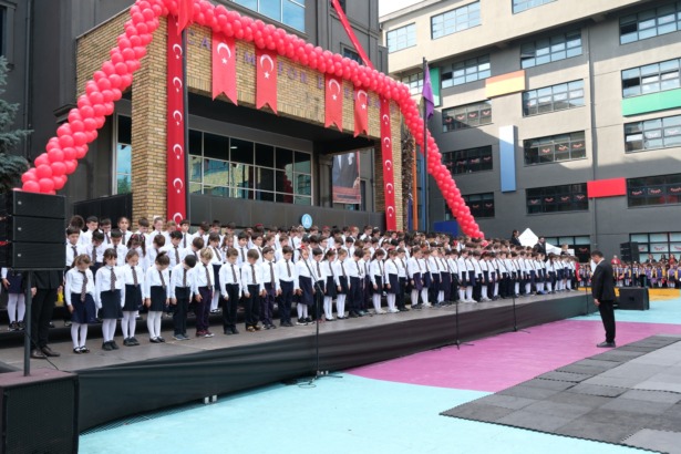 Cumhuriyetin 103. Yılı Şahinkaya Eğitim Kurumlarında Coşkuyla Kutlandı
